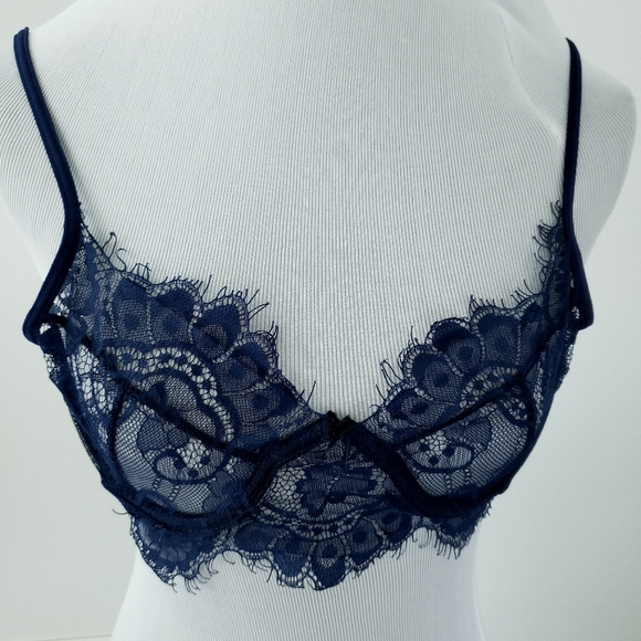 NWOT Navy Blue Eyelash Lace Bra Medium Sexy - Picture 1 of 5